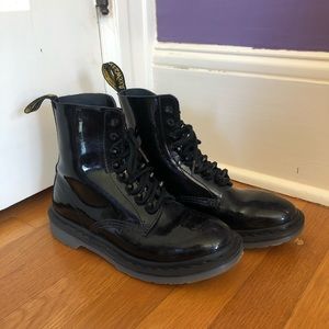 DR. MARTENS